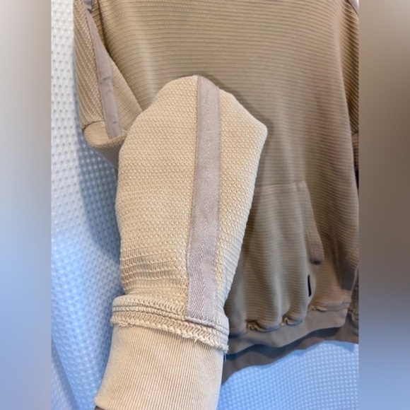 Women’s Reebok long sleeves 100% cotton oversized tan crewneck sweater Sz small - Picture 8 of 13